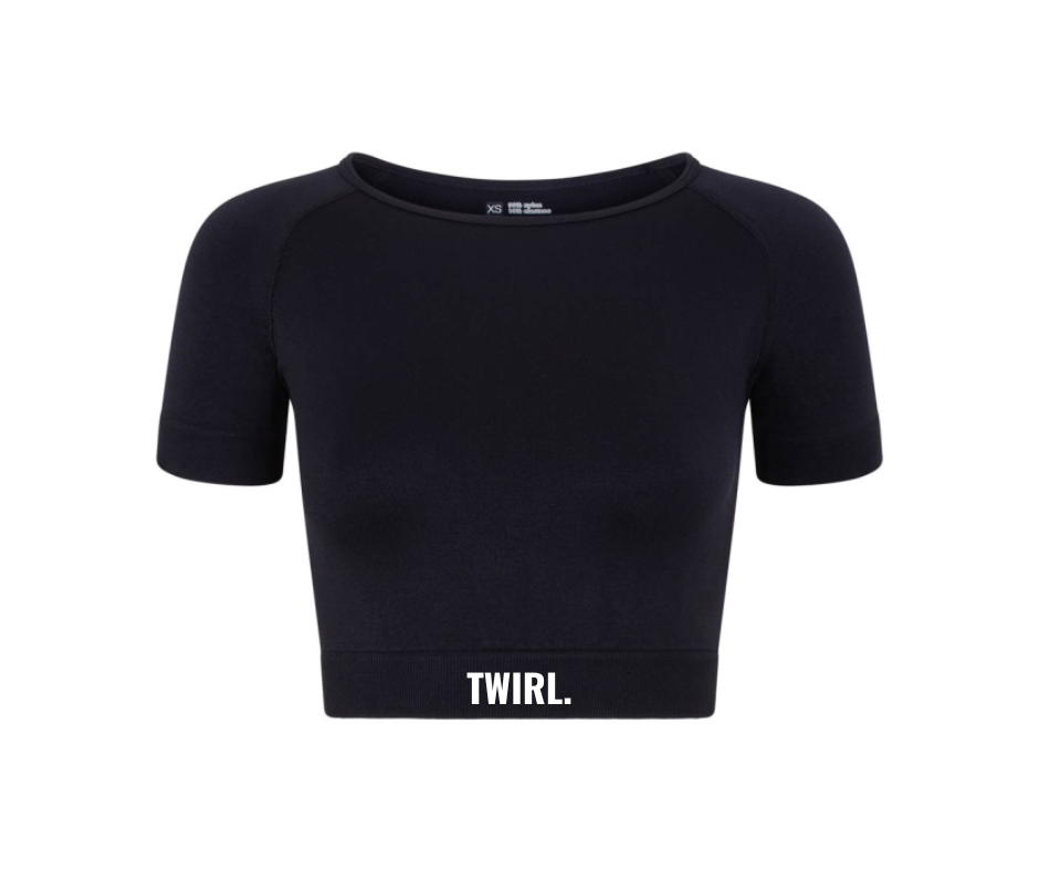 CROP TOP TWIRL.
